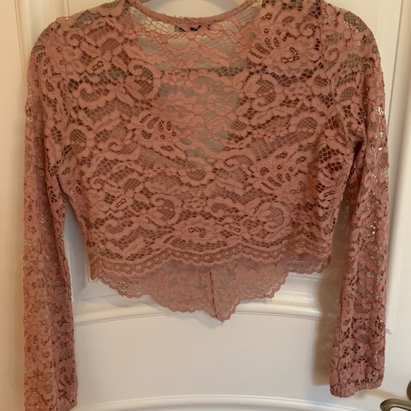 Holiday Chic Classic Blush pink long sleeve crop top lace - Picture 4 of 4